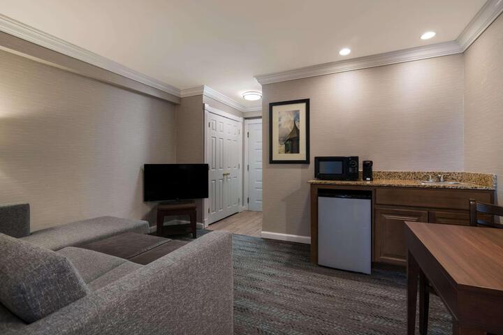 Standard King Bed Accessible (6 of 14)