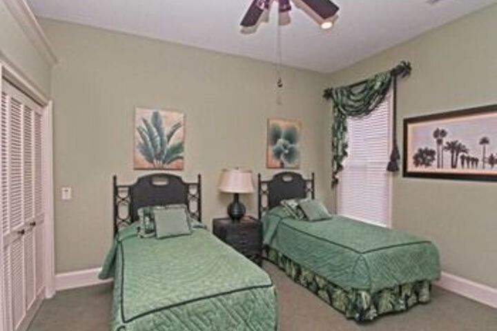 Room 28 of 71