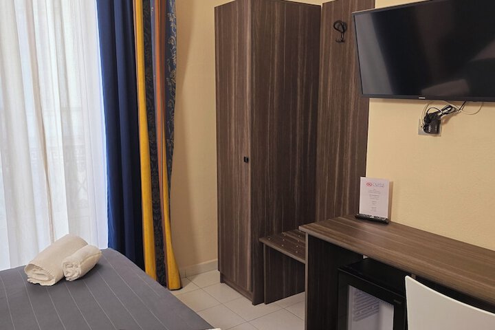Room 17 of 65