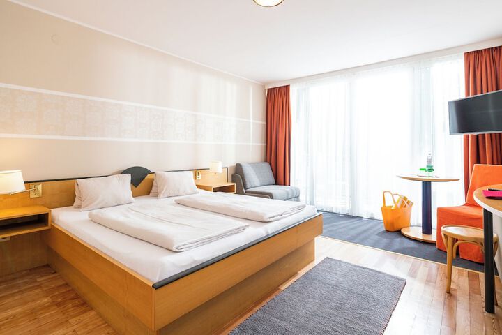 Room 7 of 45