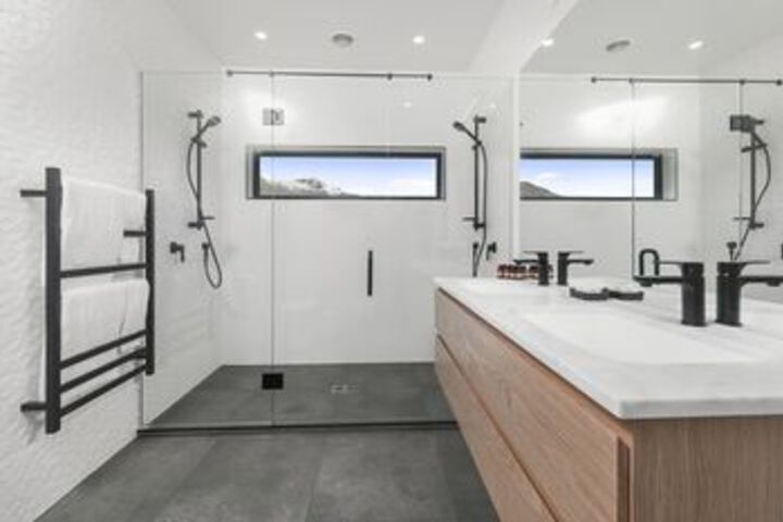 Room 2 of 20