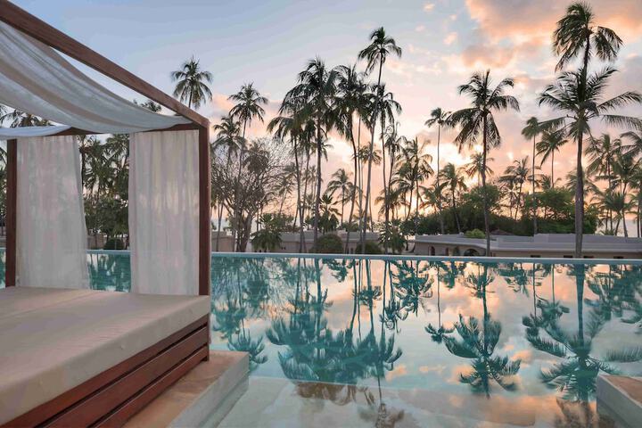 Hotel Pool