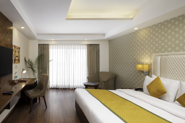 Room 16 of 48