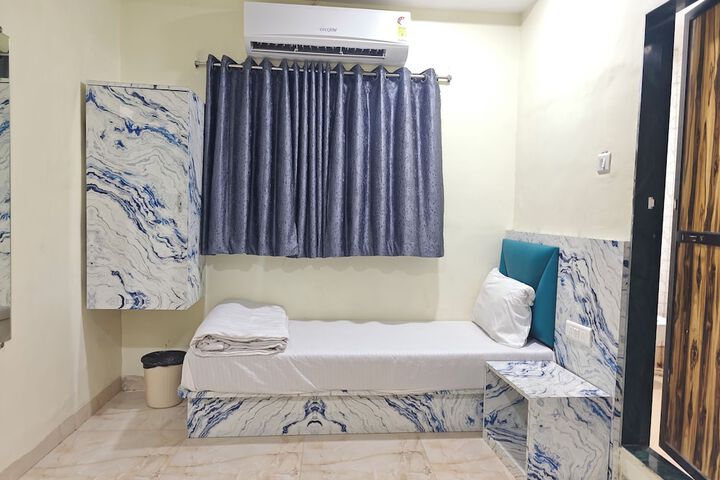 Room 60 of 76