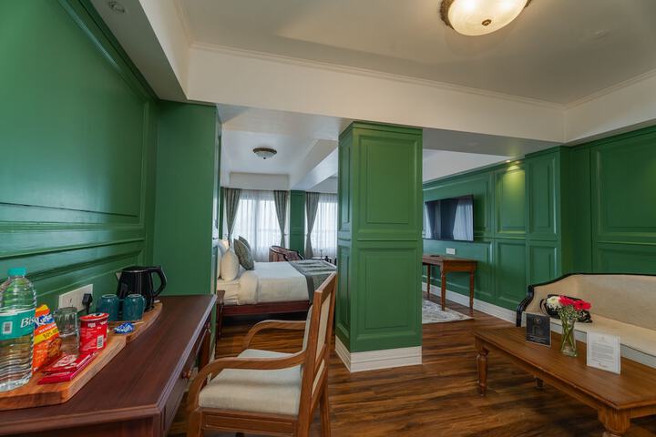 Room 11 of 38