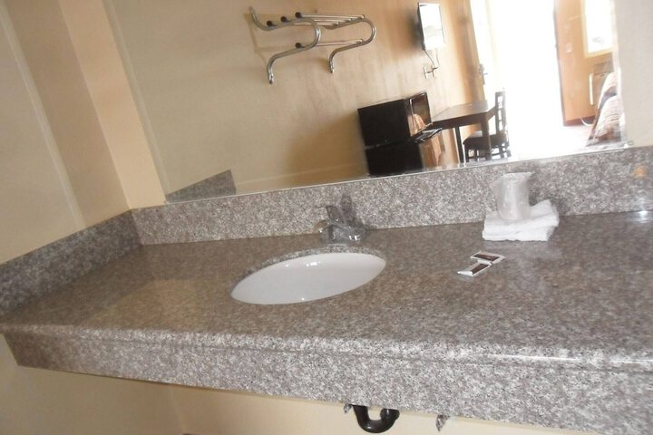 Bathroom sink