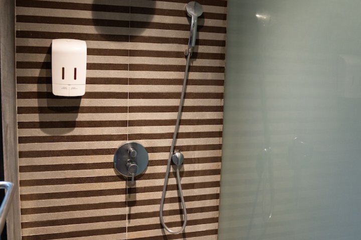 Room 61 of 108