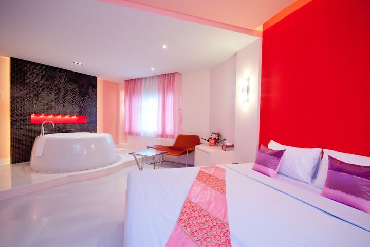 Room 13 of 30