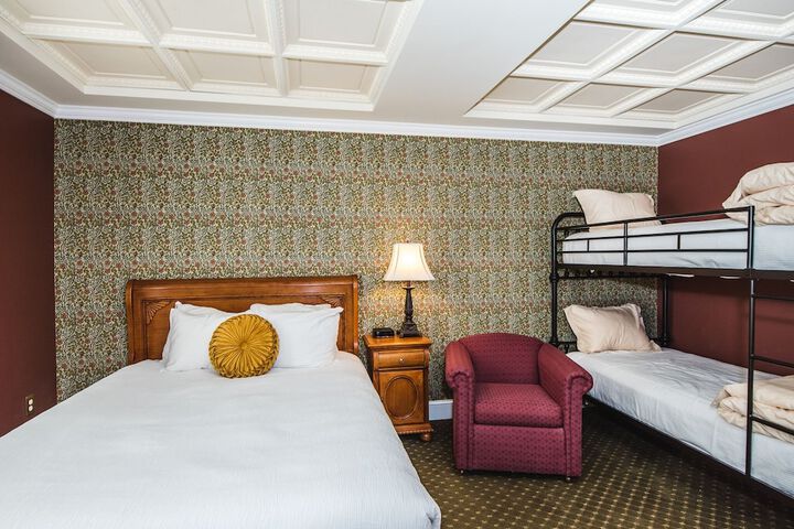 Room 10 of 62