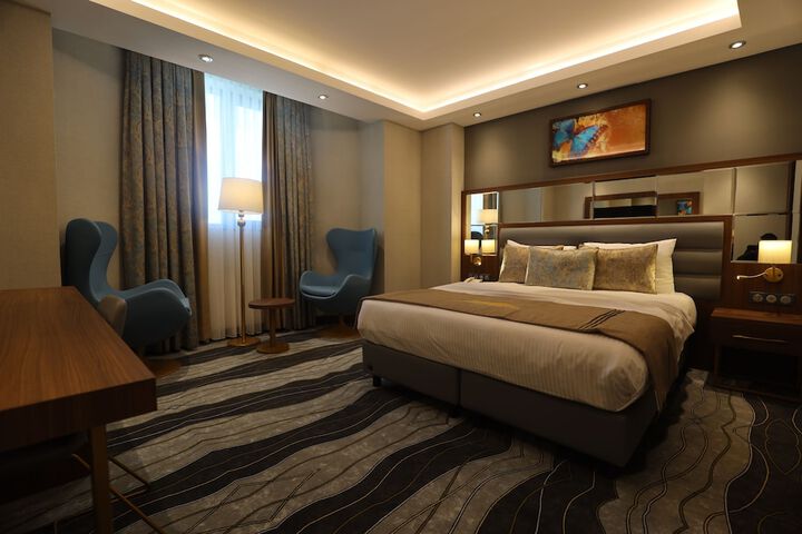 Room 3 of 50