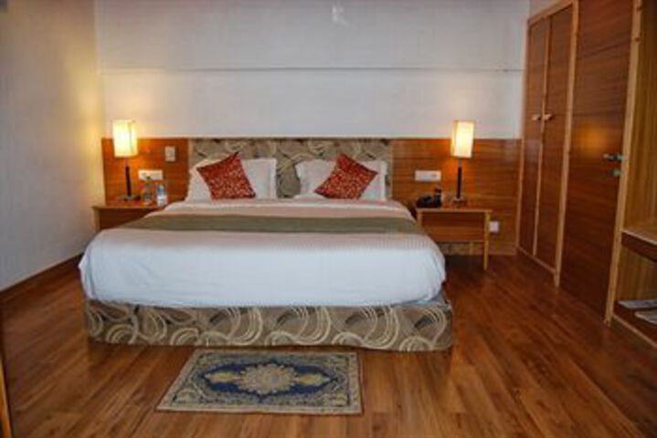 Room 8 of 48