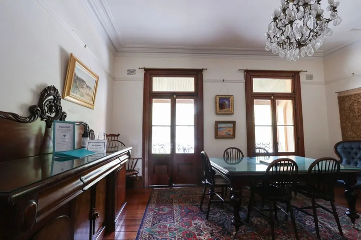 Room 15 of 22