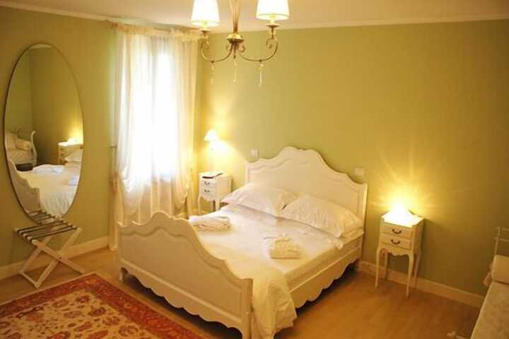 Room 5 of 23
