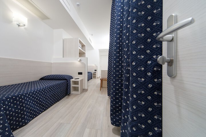 Room 47 of 120