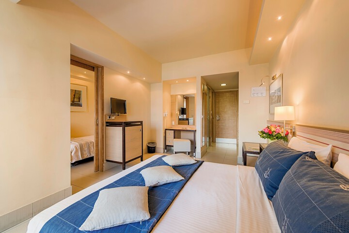 Room 15 of 129