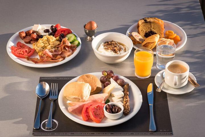 Breakfast/Coffee Service 37 of 60