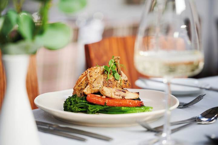 Dining 70 of 143