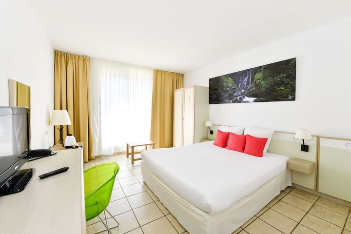 Room 6 of 46