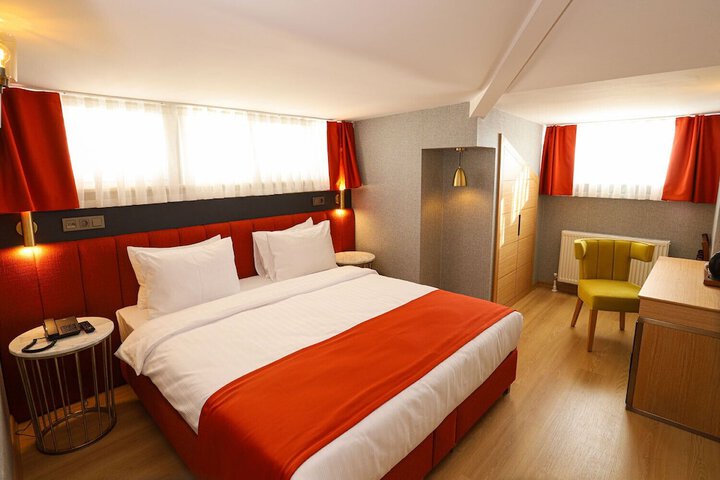 Room 18 of 31