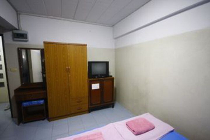 Room 41 of 47