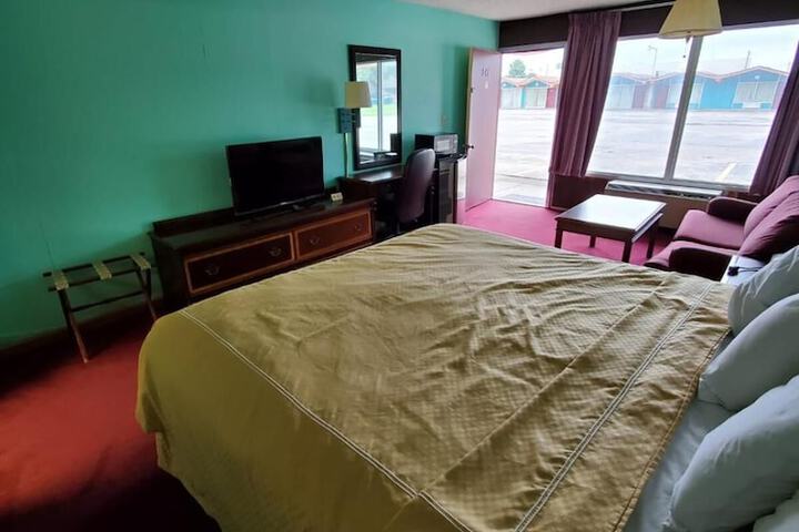 Room 14 of 35