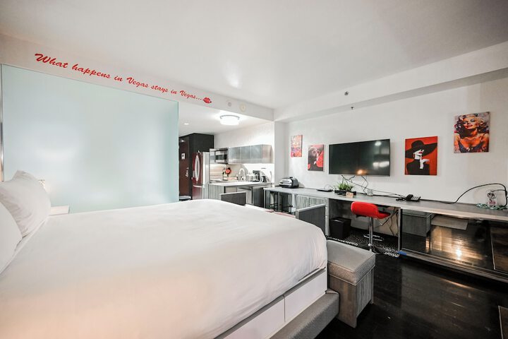 Room 34 of 484