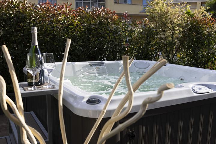 Pool 19 of 43