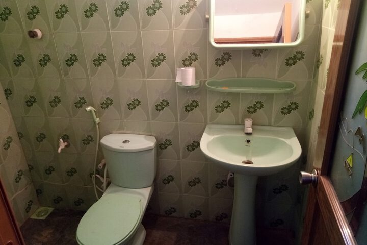 Room 17 of 31