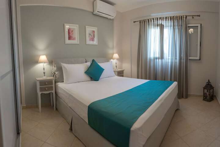 Room 2 of 27