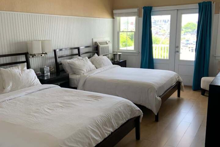 Room 21 of 48