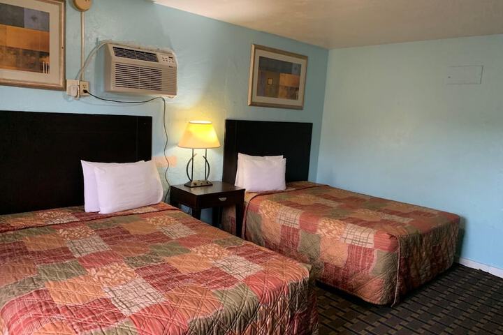Room 11 of 22