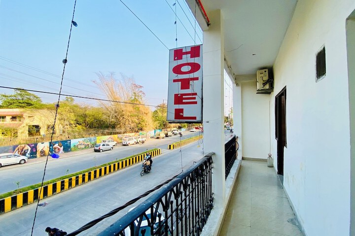 Hotel Bamleshwari in Indore