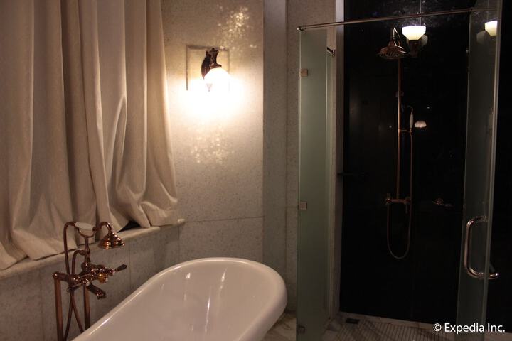 Room 72 of 131