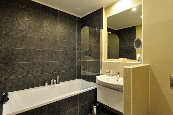 Room 20 of 39