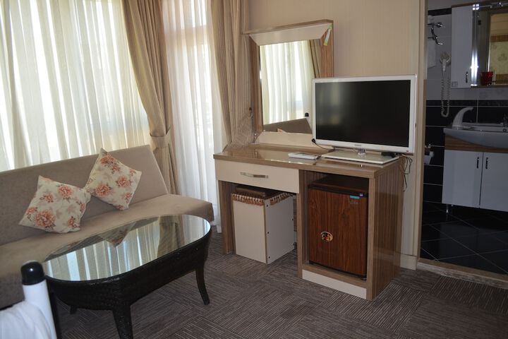 Room 8 of 26