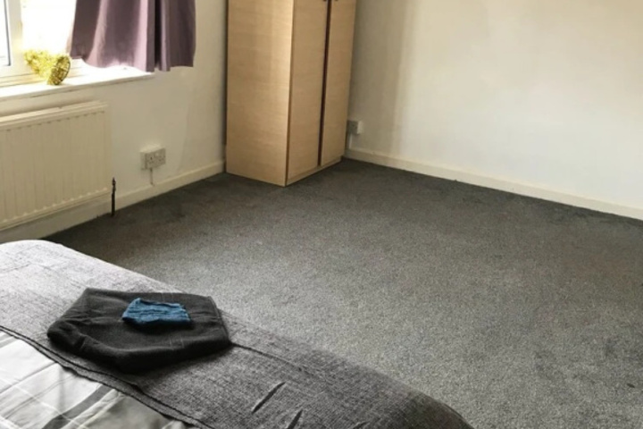 Room 5 of 17