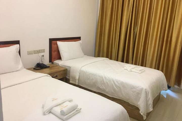 Room 12 of 20