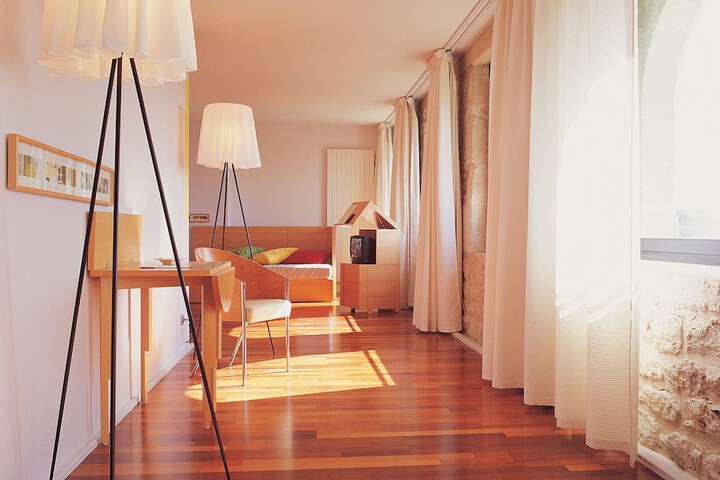 Room 4 of 47