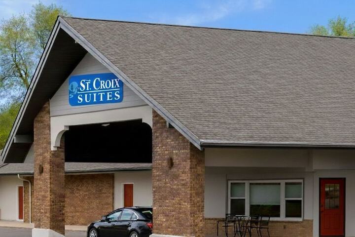 St. Croix Suites - St. Croix Falls
