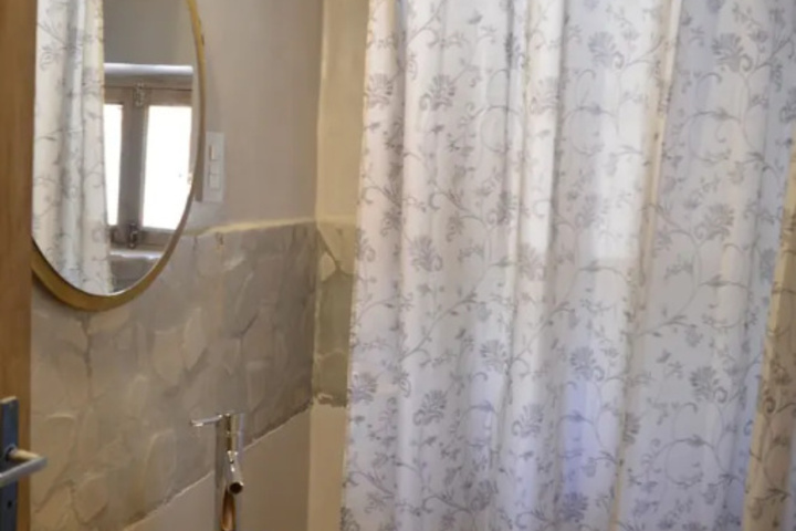 Room 9 of 17
