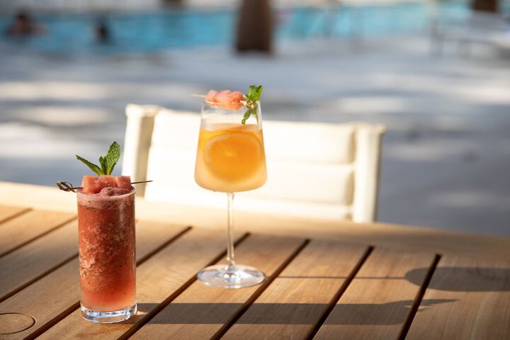 Poolside bar