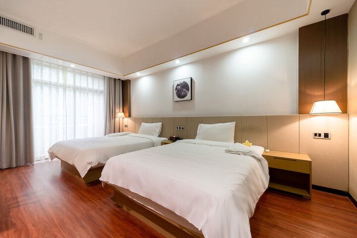 Room 6 of 35
