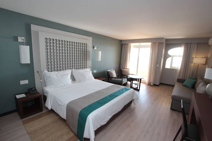 Room 4 of 69