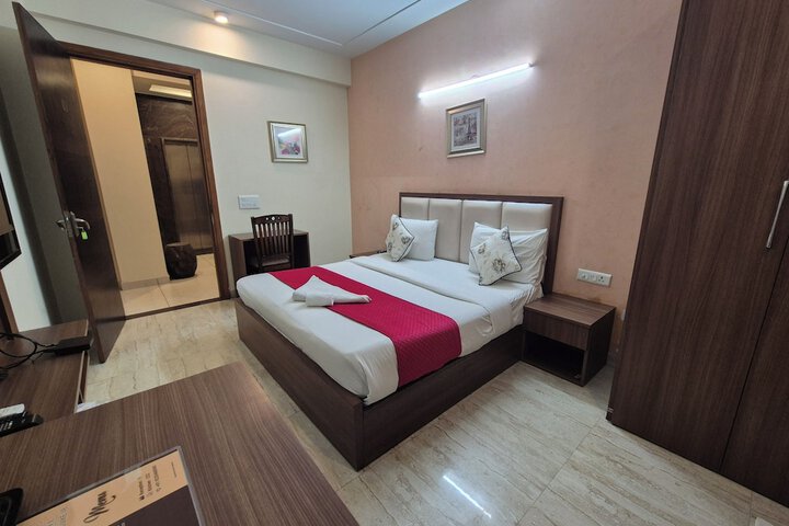 Room 11 of 36