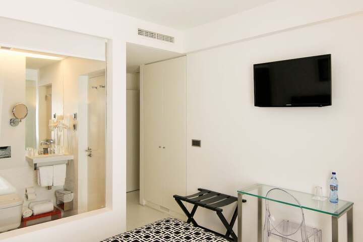 Room 19 of 49