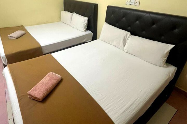 Room 3 of 12