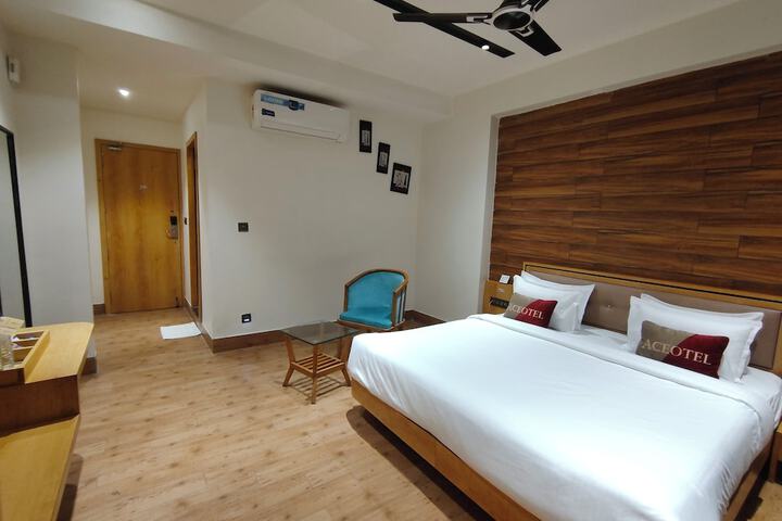 Room 17 of 49