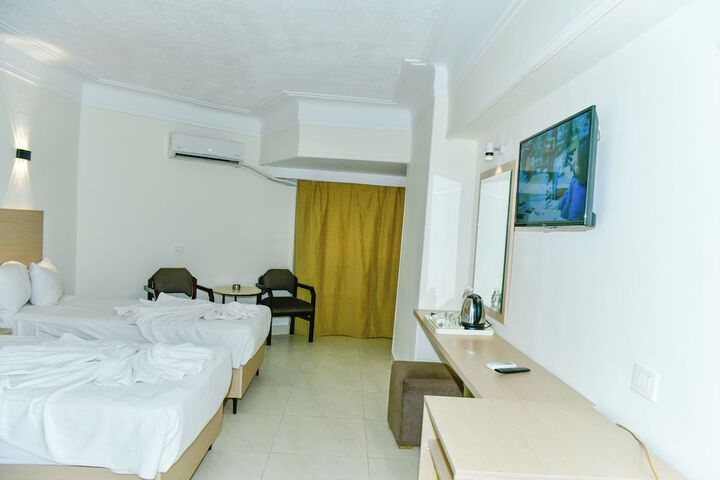 Room 10 of 21