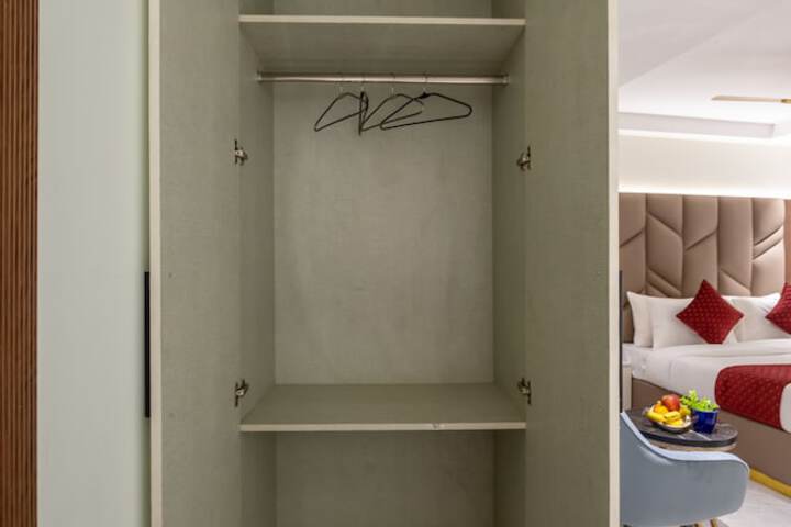 Room 47 of 95