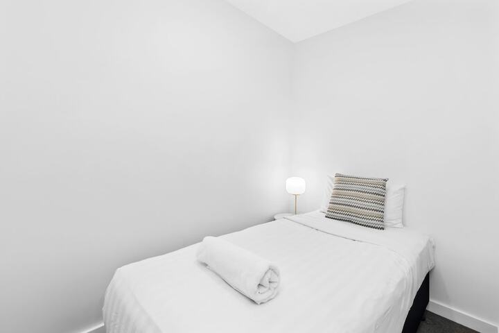 Room 9 of 109